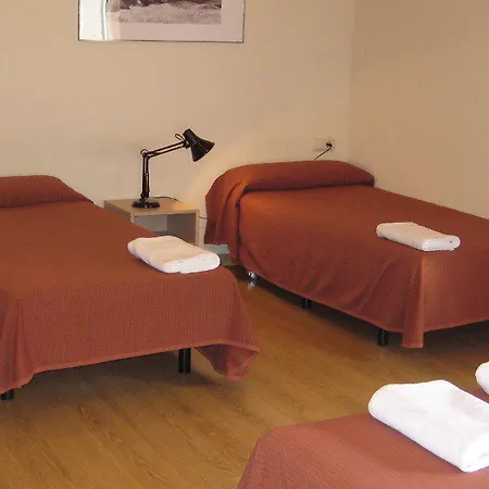 Residencia Erasmus Gracia Апартаменты *