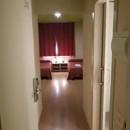 Residencia Erasmus Gracia * برشلونة