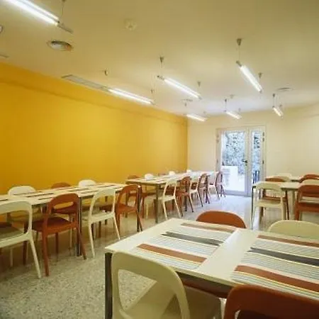 Residencia Erasmus Gracia Apartment *