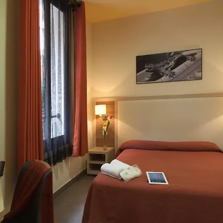 Residencia Erasmus Gracia דירה